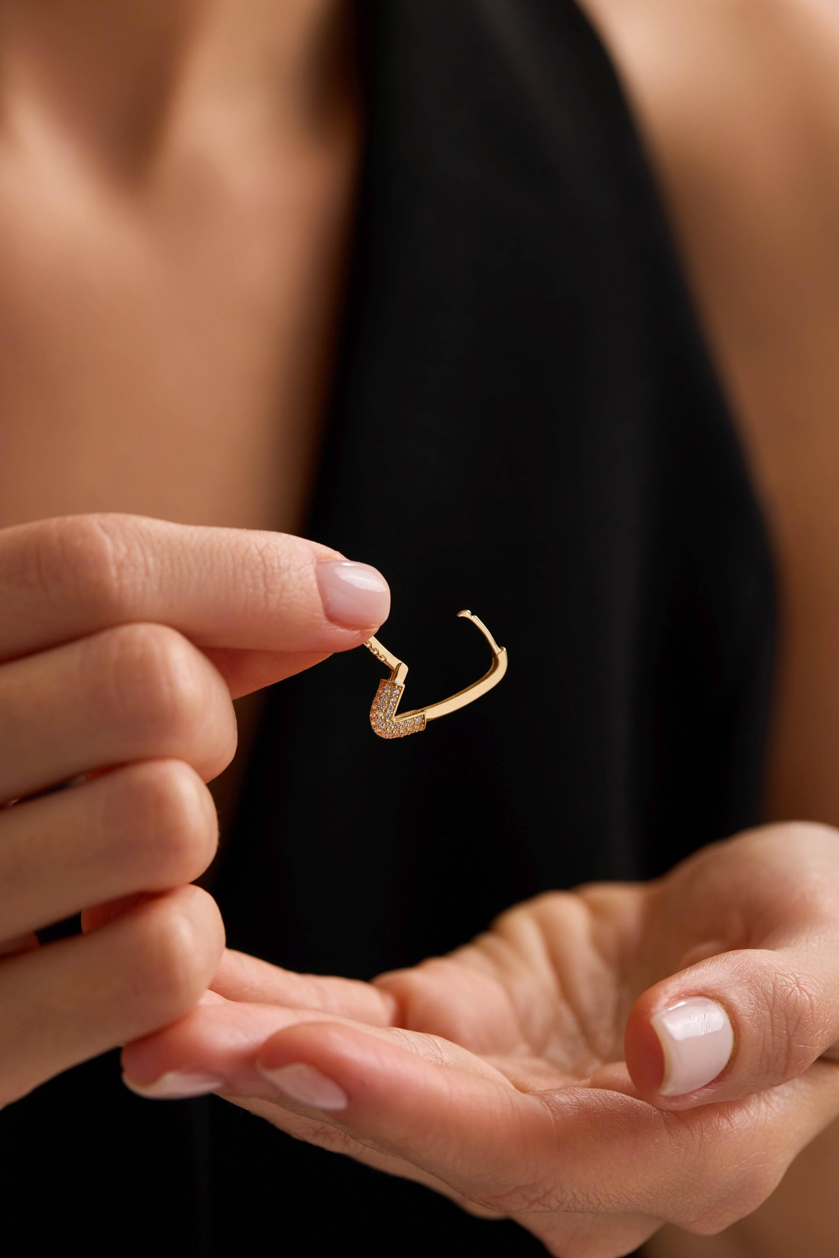 14 Ayar Altın Çengelli İğne Küpe