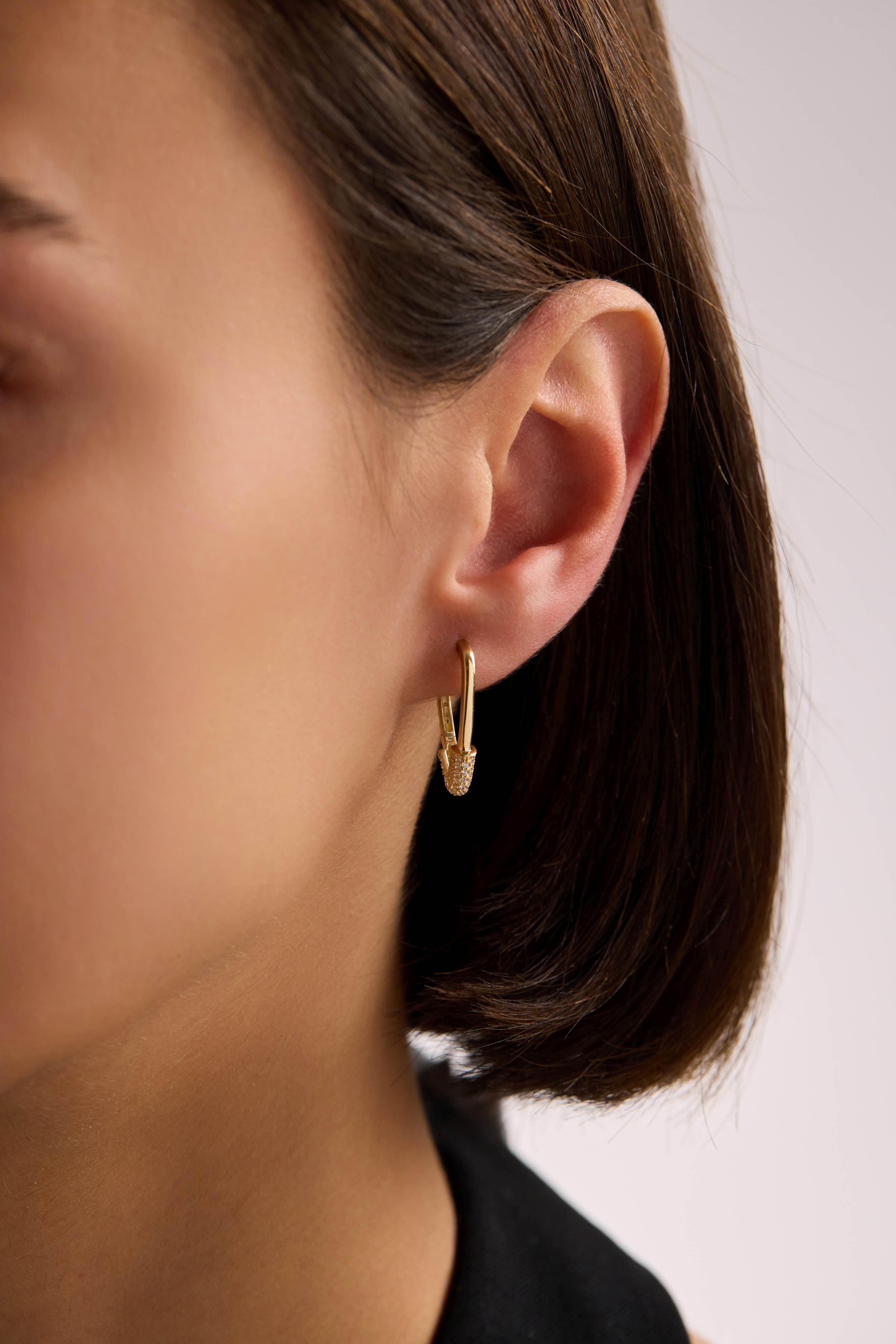 14 Ayar Altın Çengelli İğne Küpe