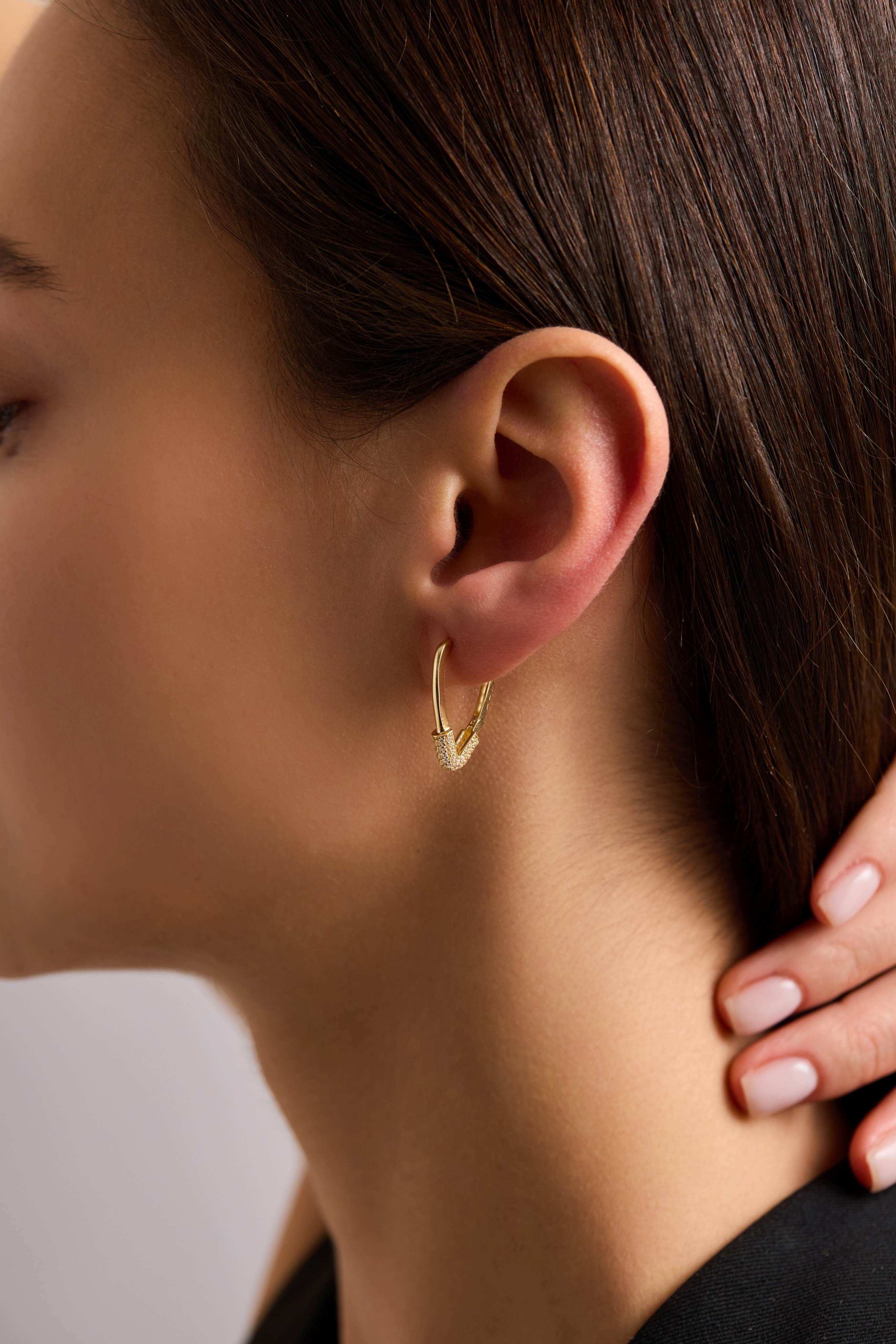 14 Ayar Altın Çengelli İğne Küpe