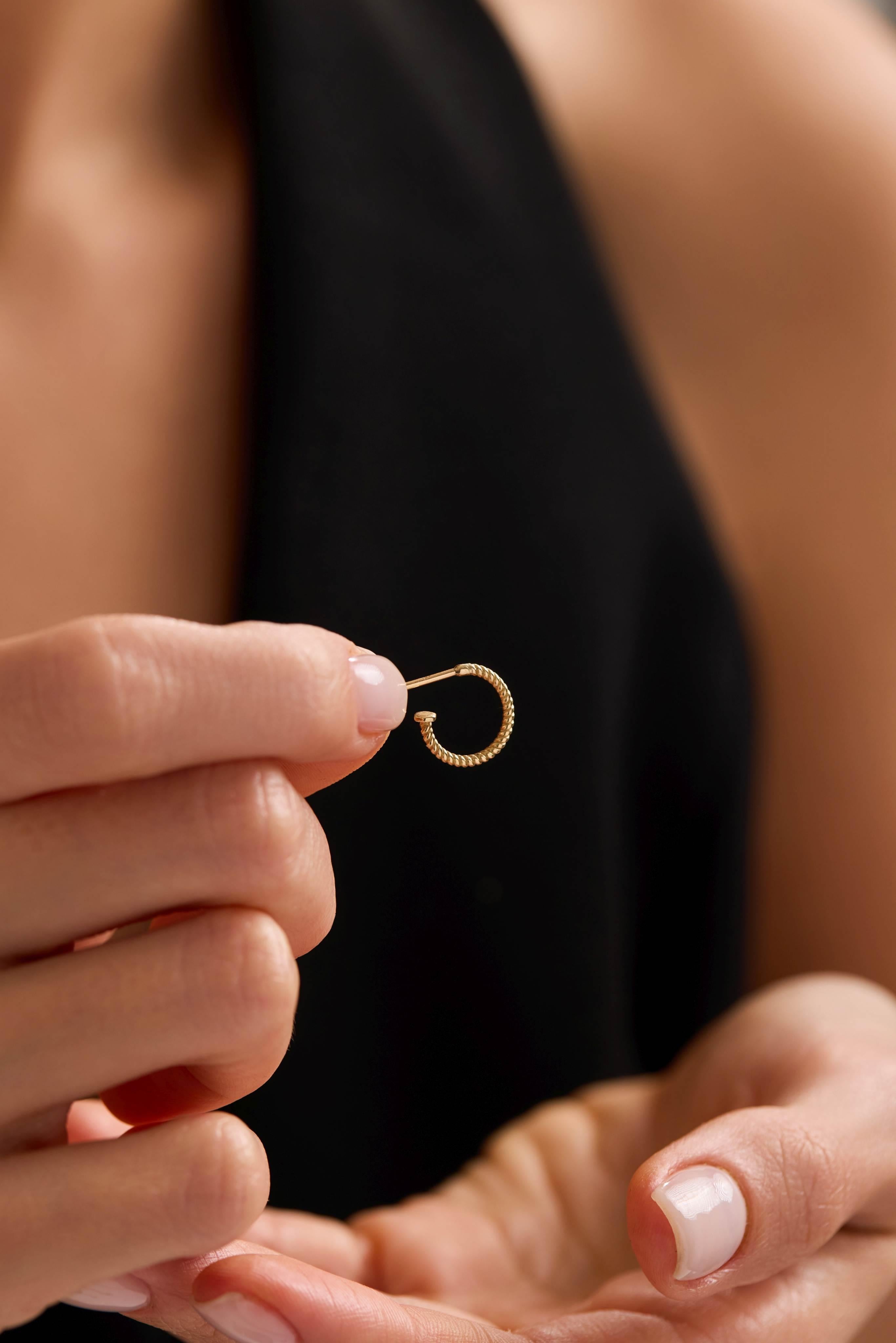 14 Ayar Altın Desenli Halka Küpe