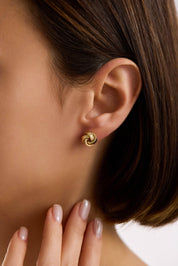 14 Ayar Altın Desenli Sarmaşık Küpe