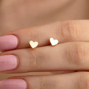 14 Ayar Altın Minimal Kalp Vidalı Küpe