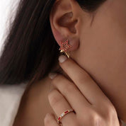 14 Ayar Altın Mineli Yıldız Küpe