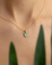 14 Ayar Altın Mineli Yonca Kolye En Küçük Boy