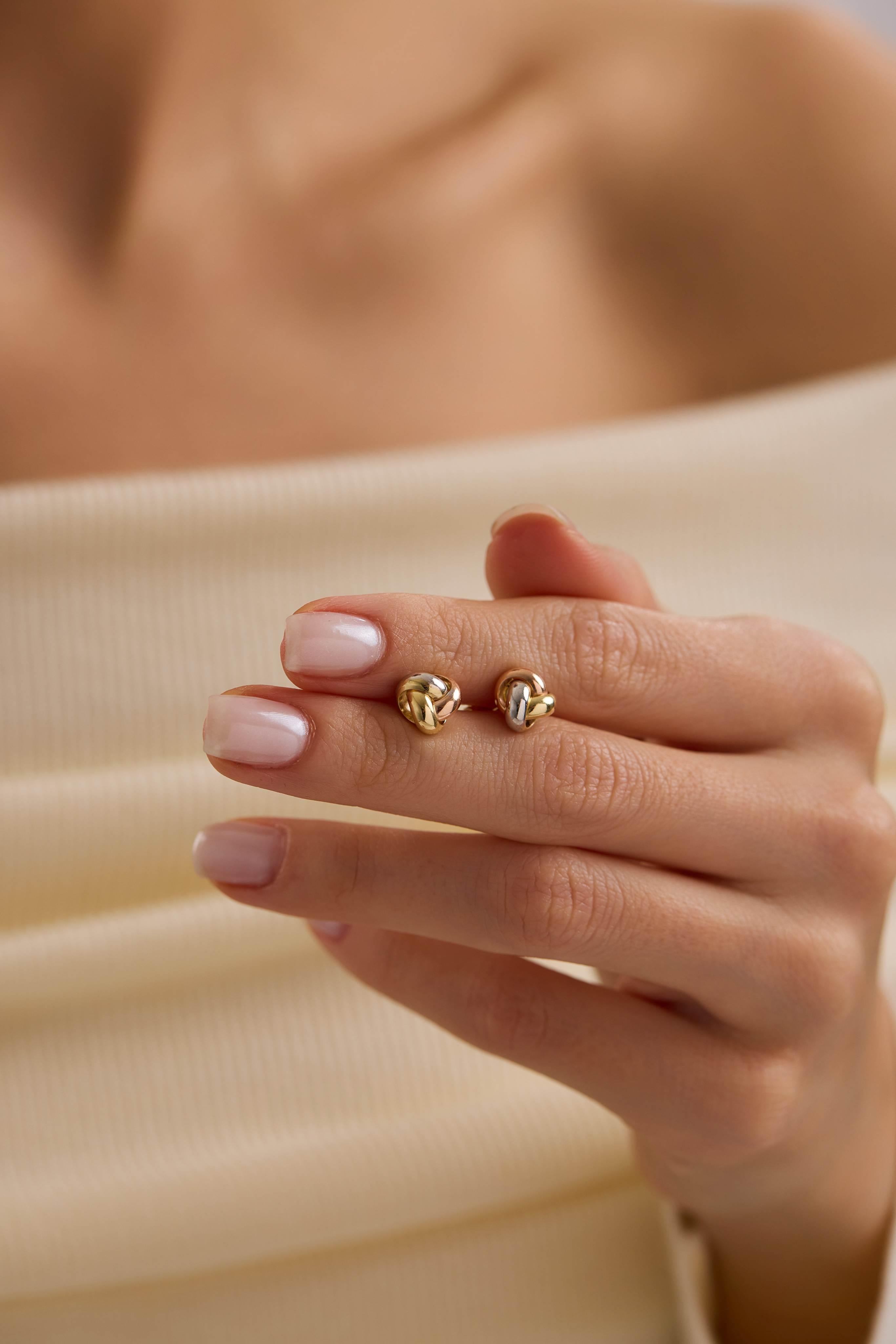 14 Ayar Altın Oval Sarmaşık Küpe