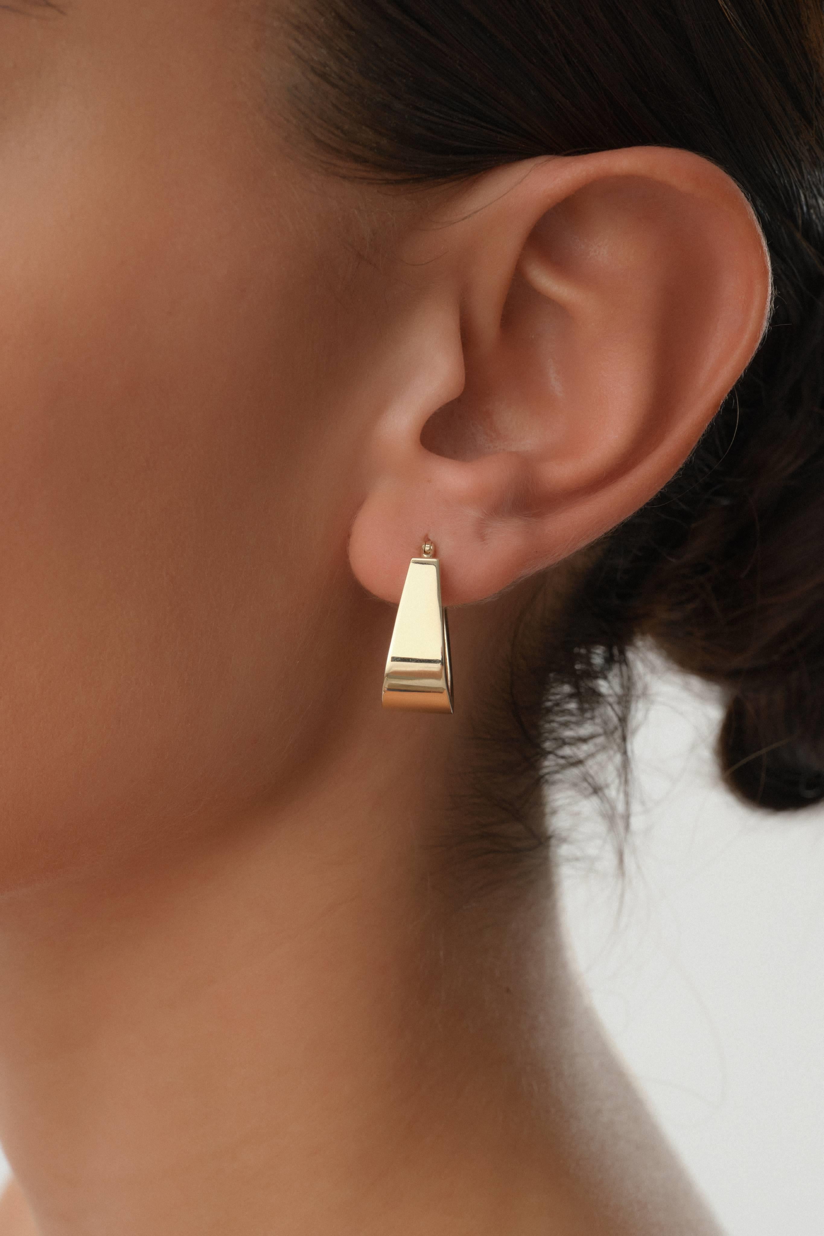 14 Ayar Altın Tasarım Küpe