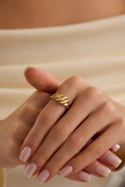 14 Ayar Altın Tasarım Yüzük