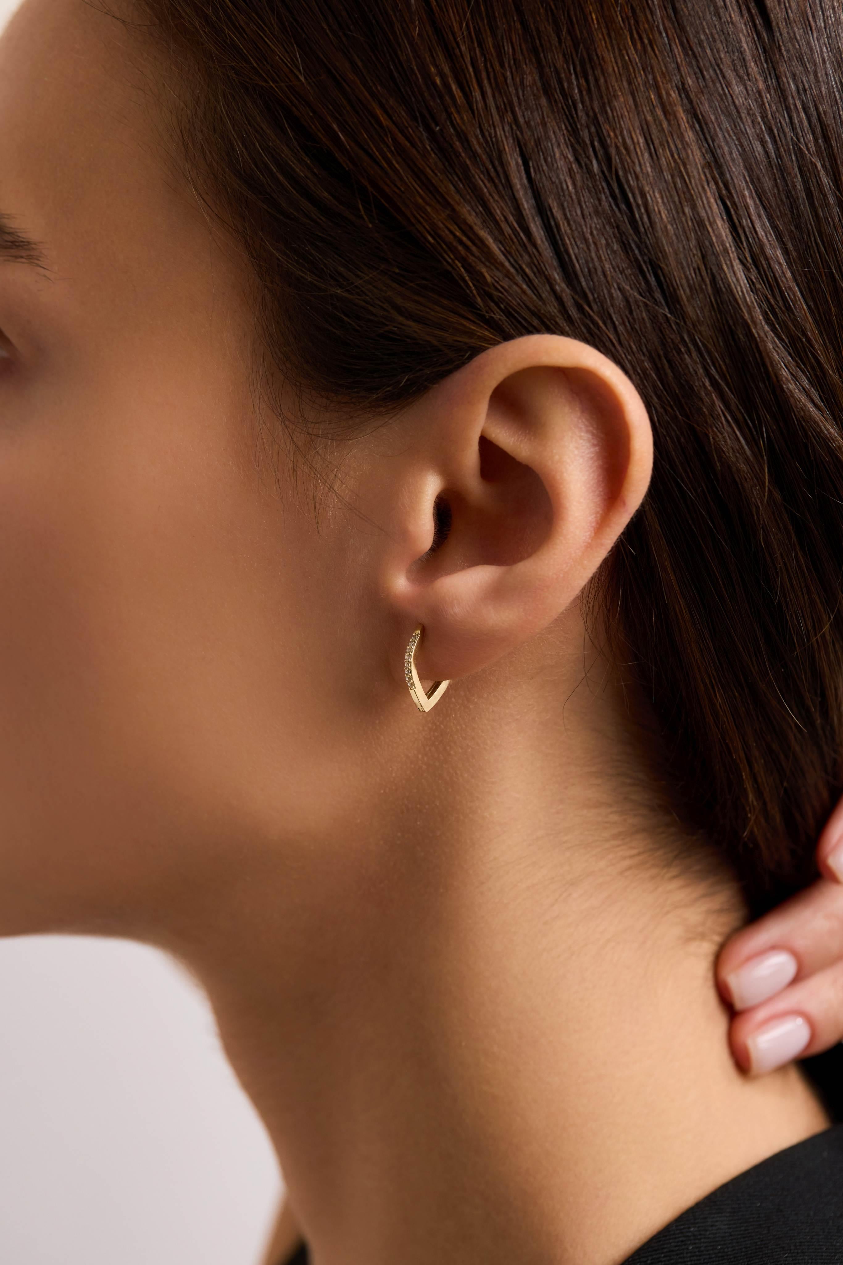 14 Ayar Altın Taşlı Halka Küpe