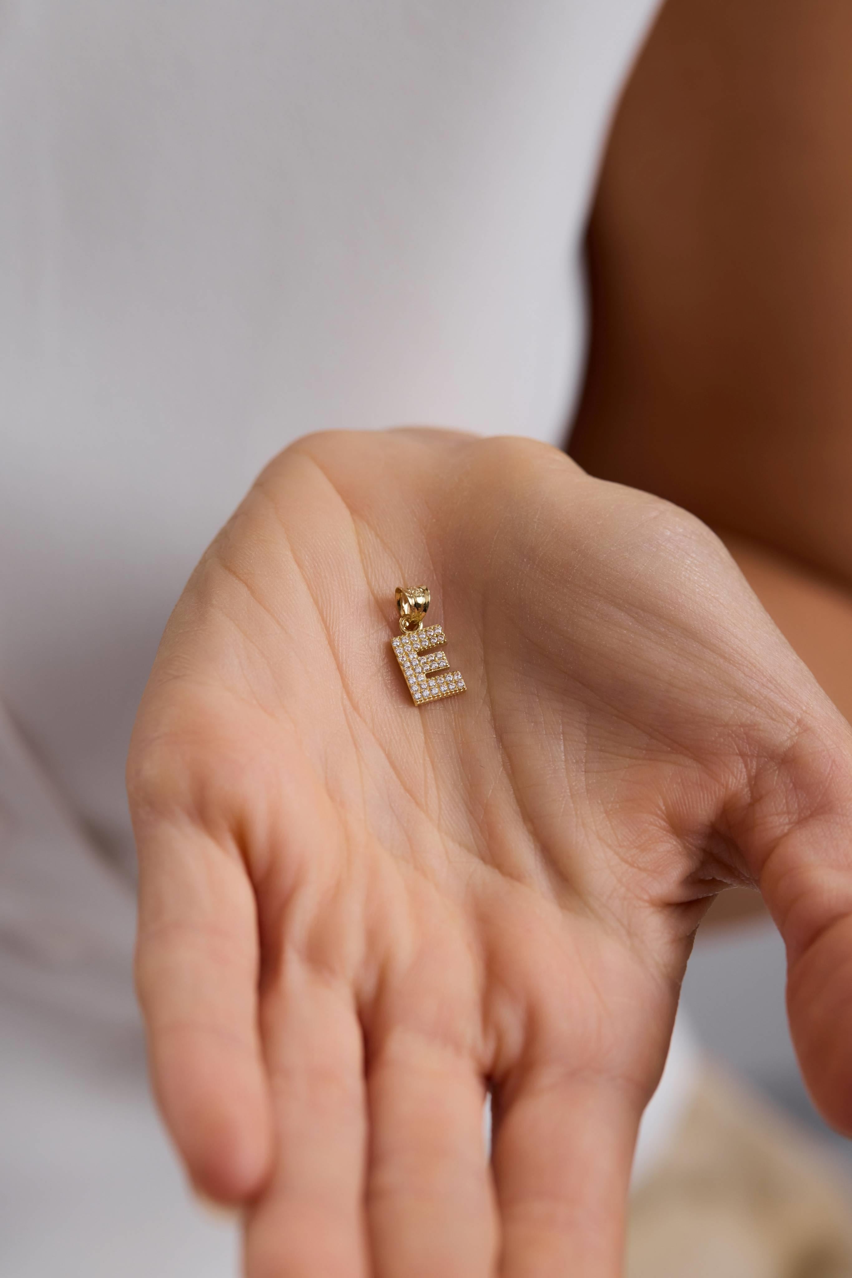 14 Ayar Altın Taşlı Harf Kolye Ucu (Küçük)