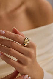 14 Ayar Altın Taşlı Kalın Yüzük