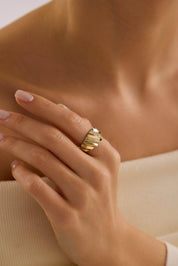 14 Ayar Altın Taşlı Kalın Yüzük