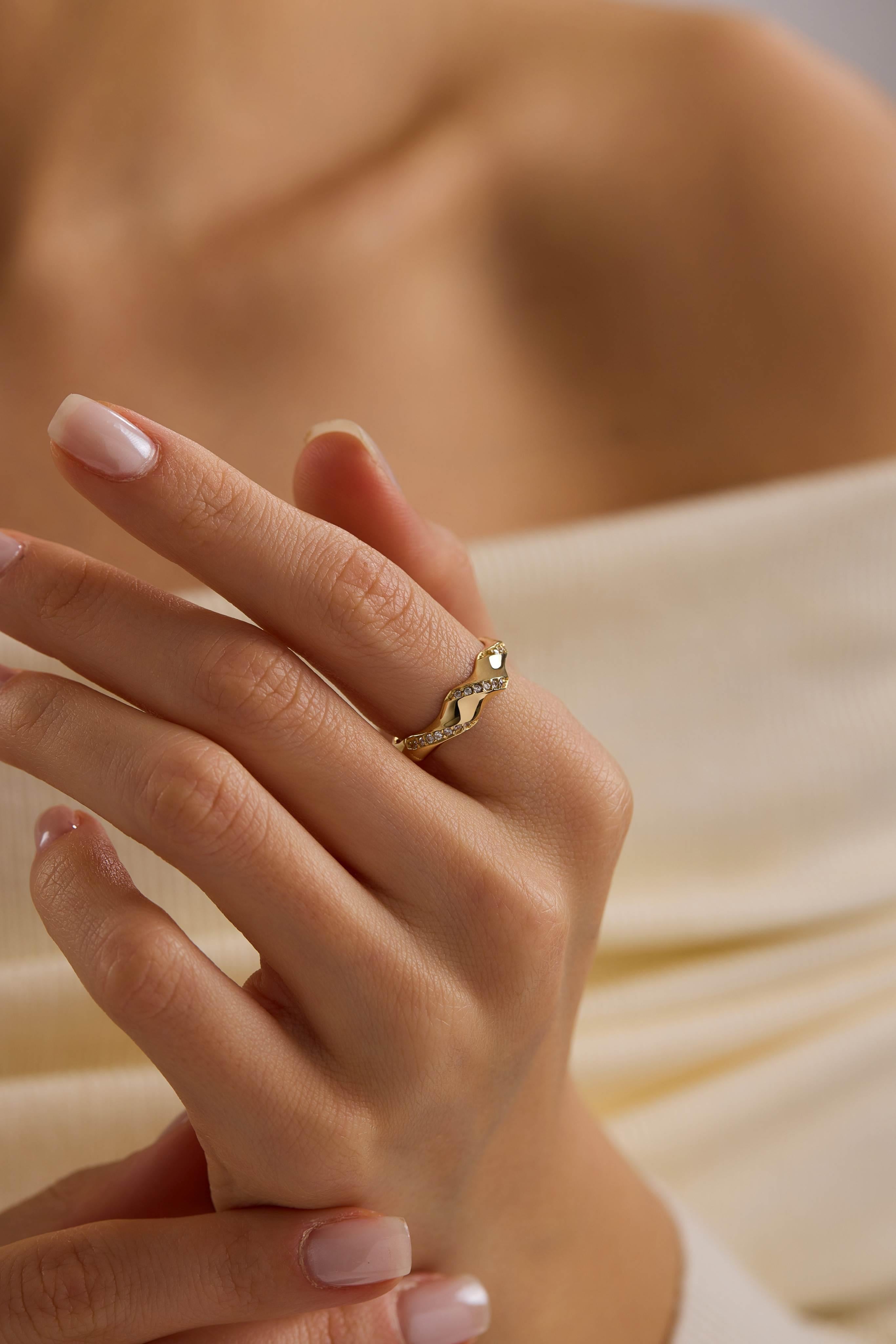 14 Ayar Altın Taşlı Sarmal Yüzük