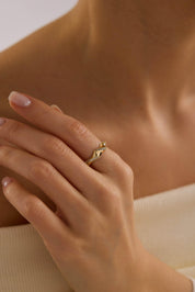 14 Ayar Altın Taşlı Sarmal Yüzük