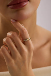 14 Ayar Altın Taşlı Sarmal Yüzük