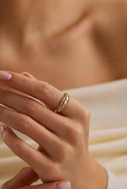 14 Ayar Altın Taşlı Tasarım Yüzük