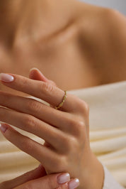 14 Ayar Altın Taşlı Tasarım Yüzük