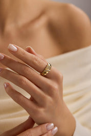 14 Ayar Altın Taşlı Yüzük