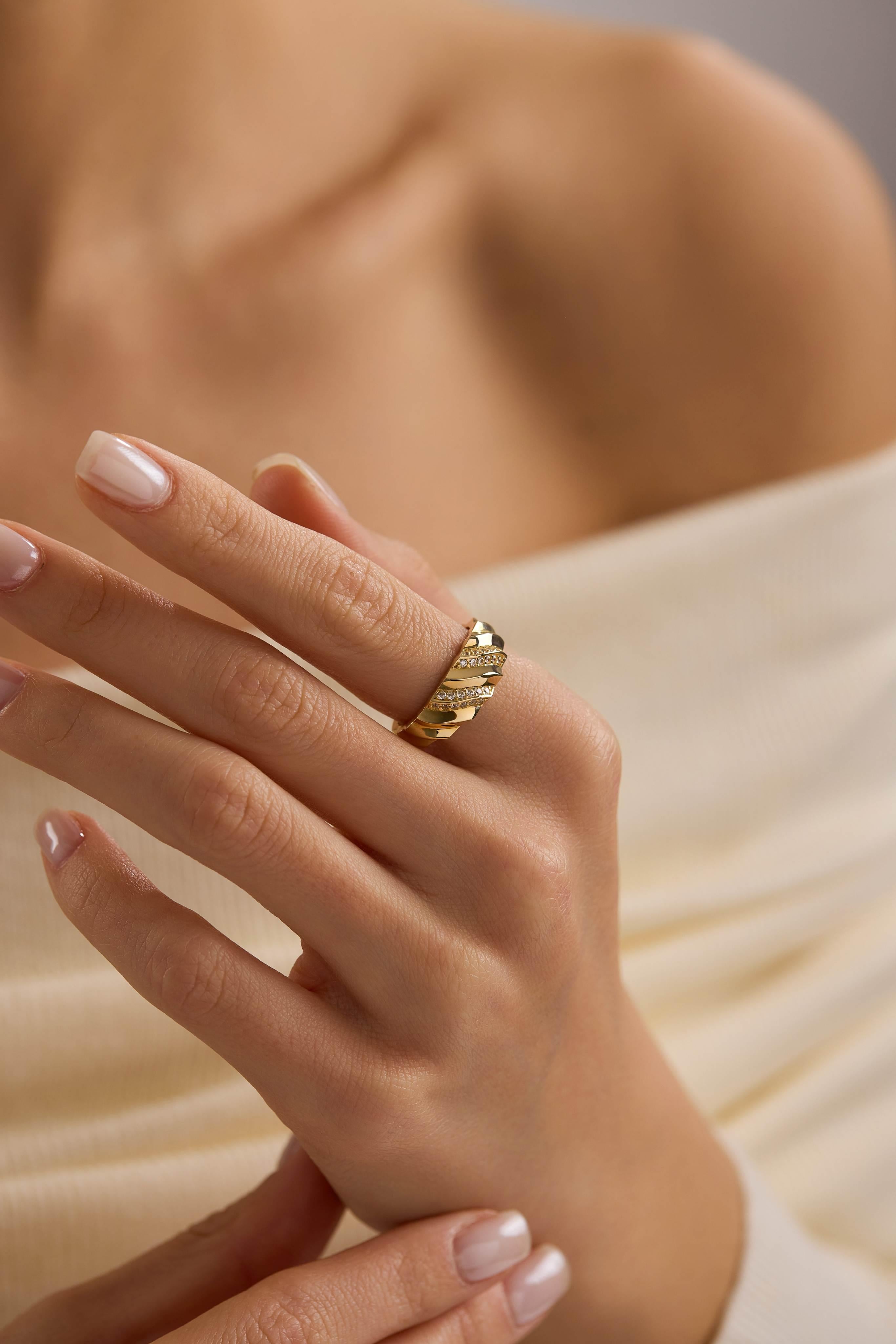 14 Ayar Altın Taşlı Yüzük