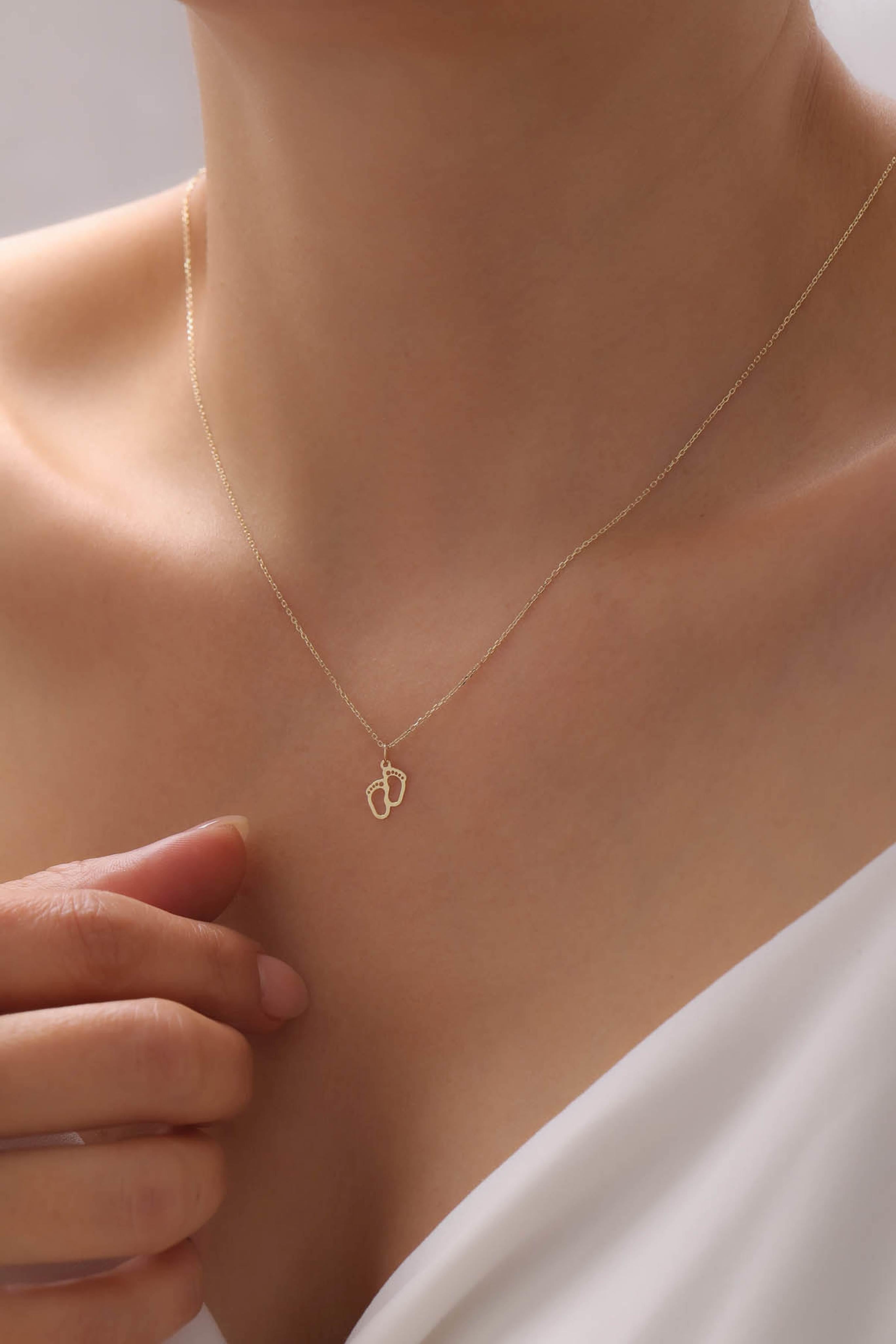 14 Ayar Ayak İzi Altın Kolye