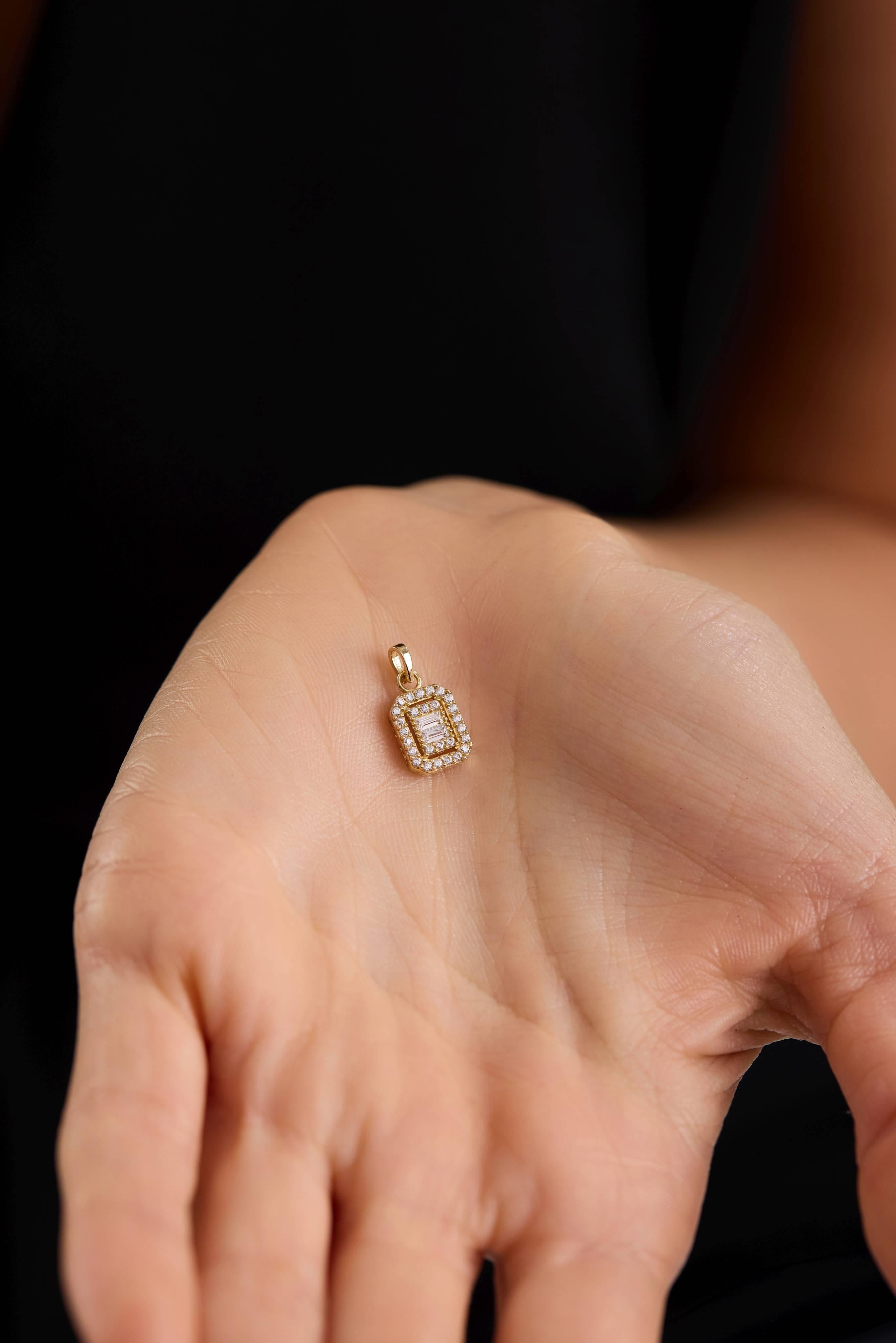 14 Ayar Baget Altın Kolye Ucu