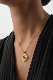 14 Ayar Balti̇c Flame Altın Kolye