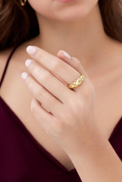 14 Ayar Bombe Taşlı Altın Yüzük