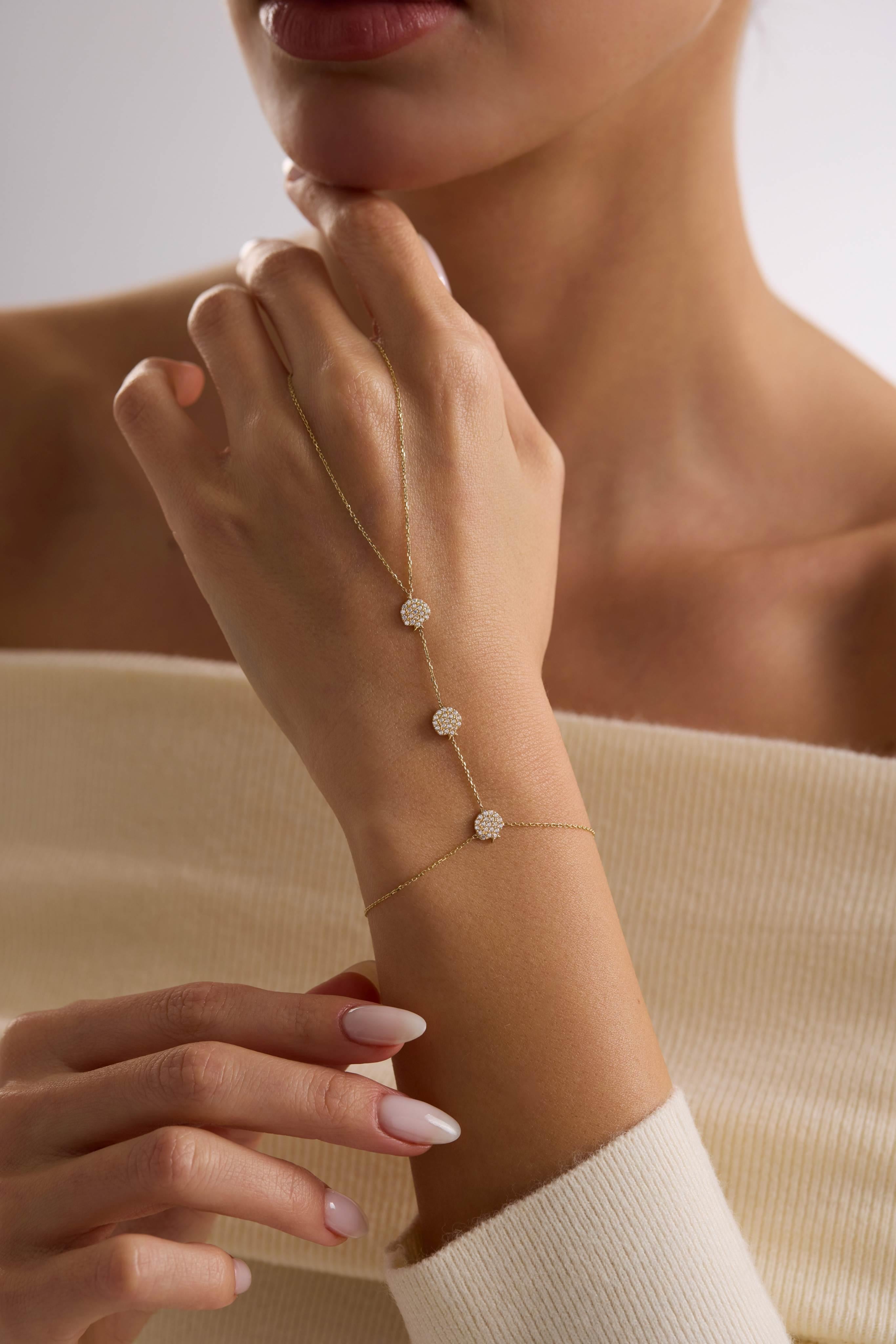 14 Ayar Daire Taşlı Altın Şahmeran