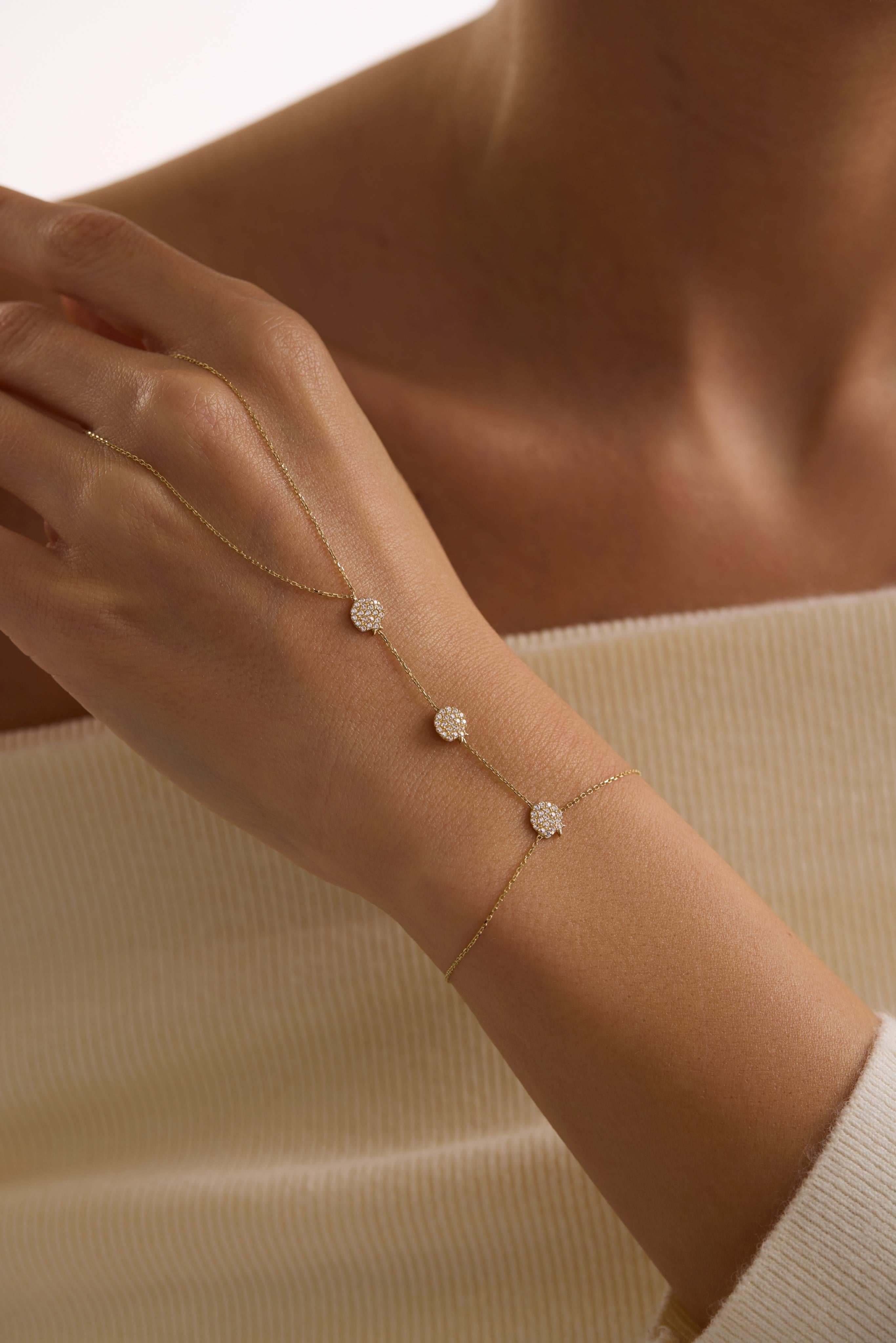 14 Ayar Daire Taşlı Altın Şahmeran