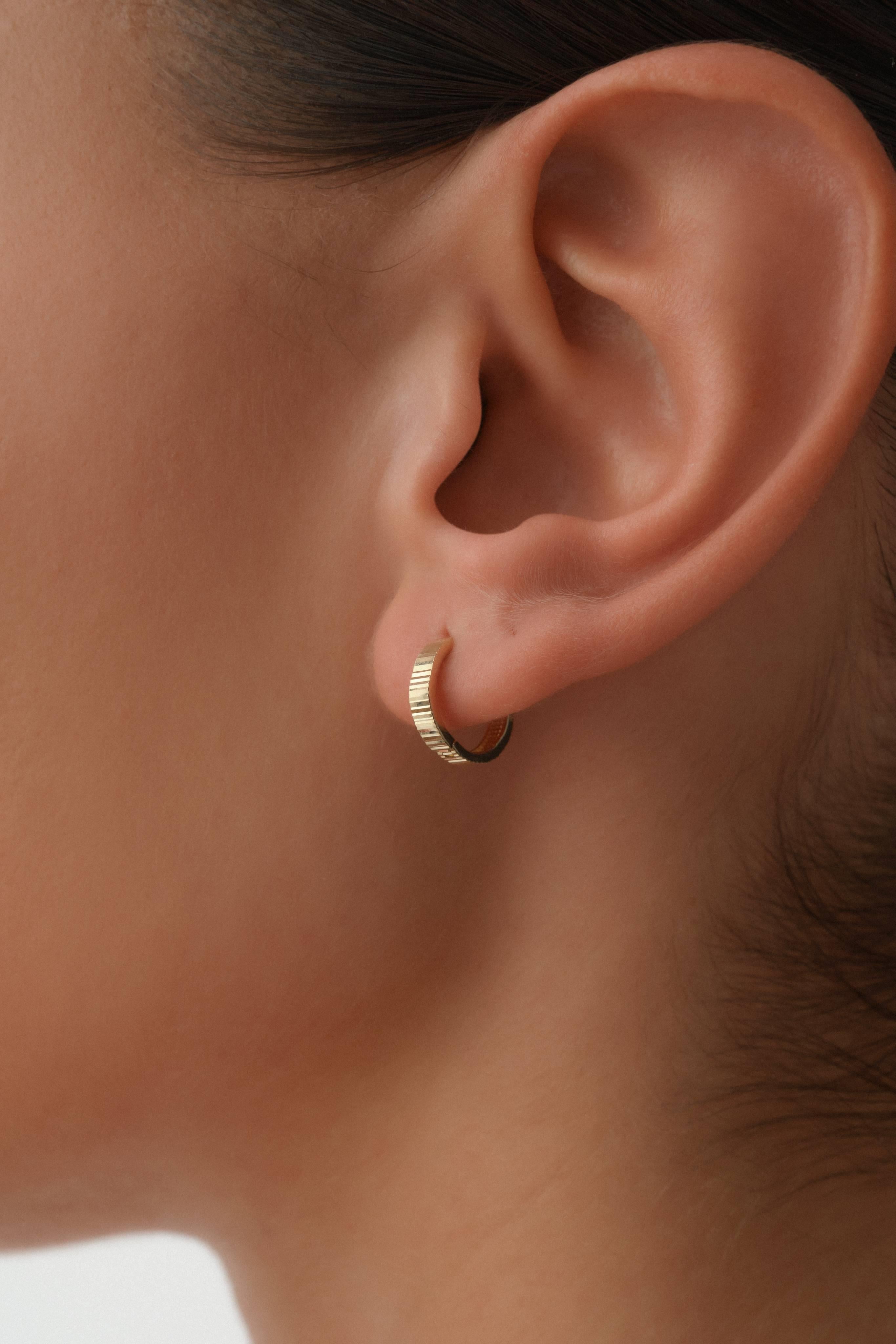 14 Ayar Desenli Altın Halka Küpe