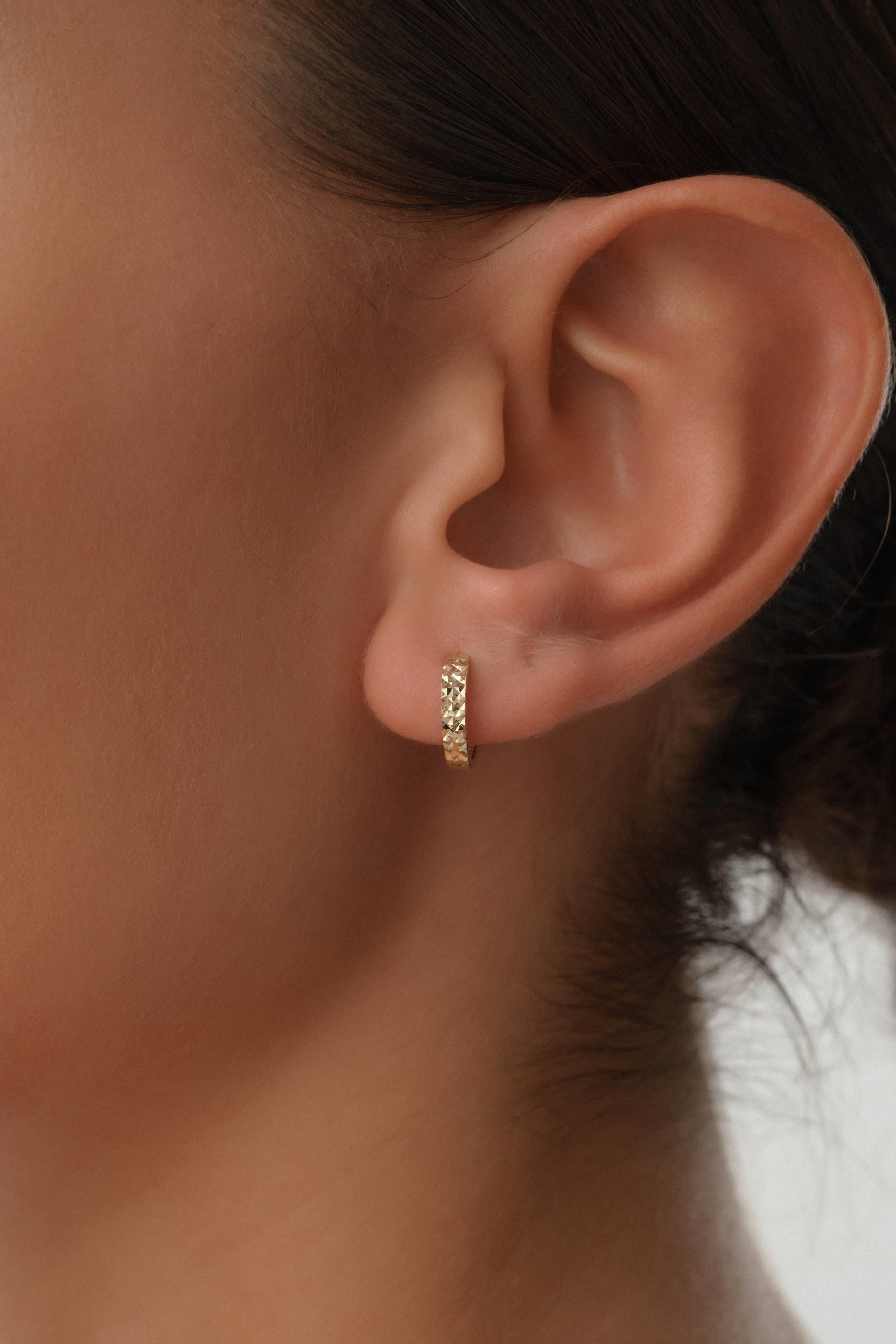 14 Ayar Desenli Altın Halka Küpe