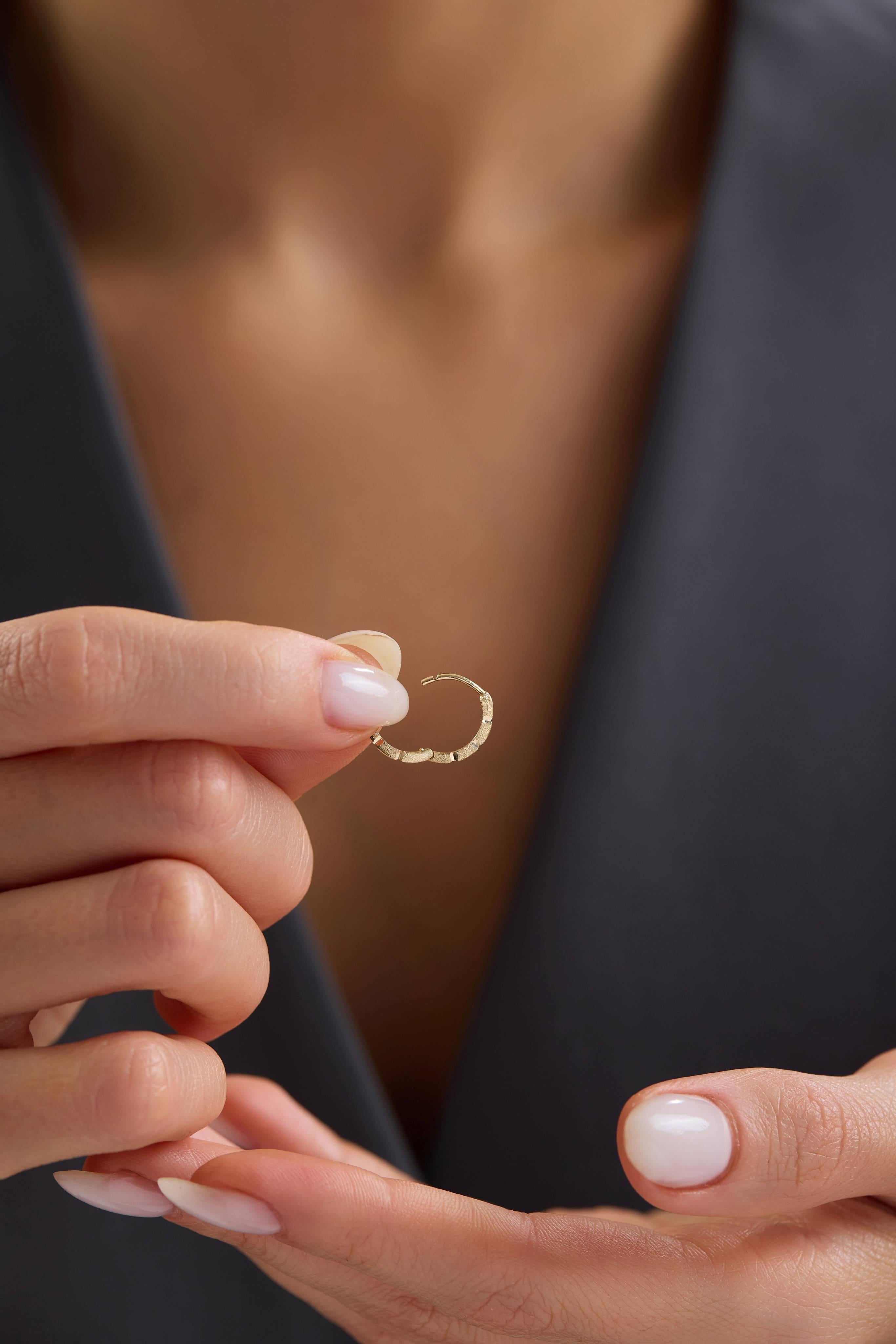 14 Ayar Desenli Altın Halka Küpe