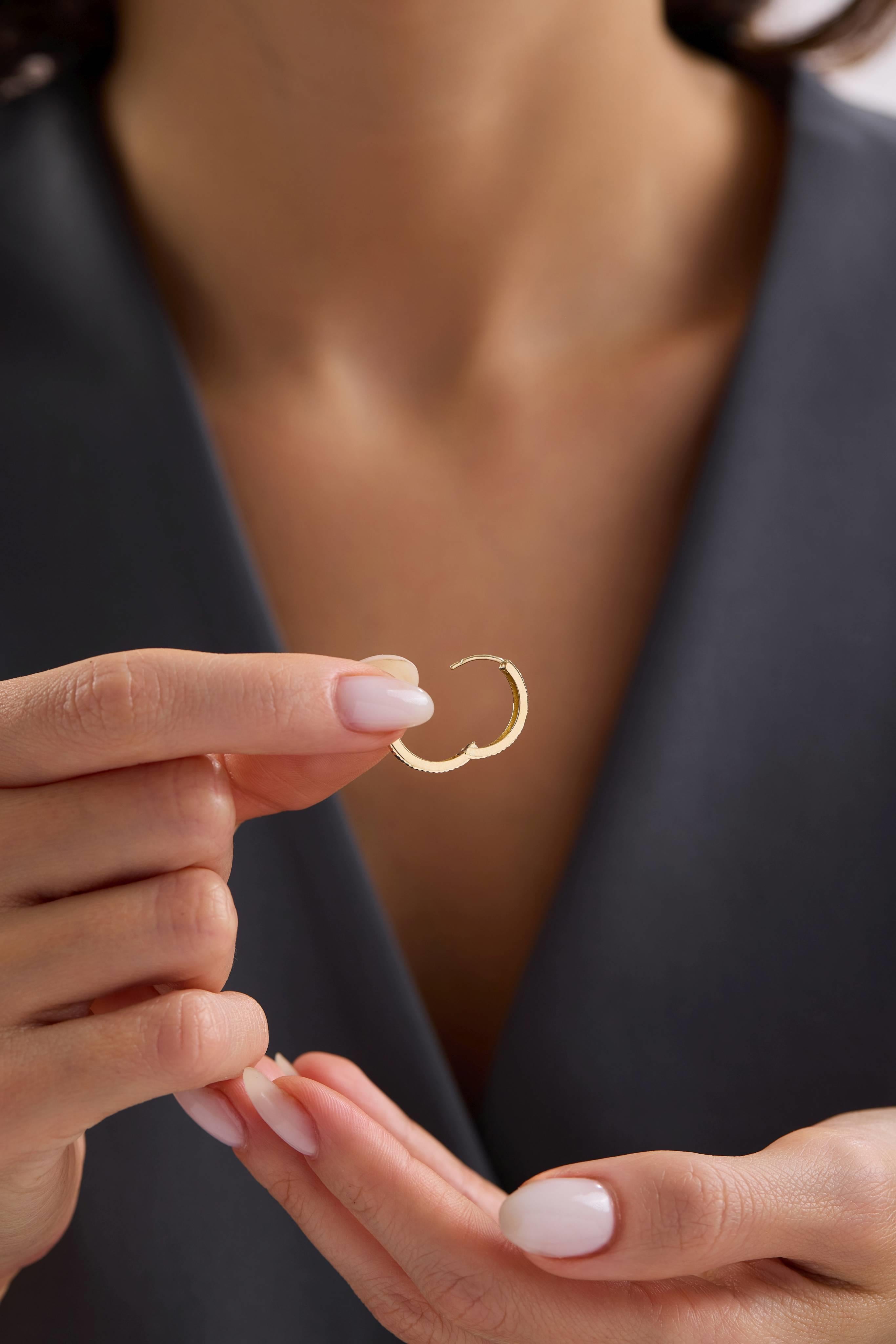 14 Ayar Desenli Altın Halka Küpe