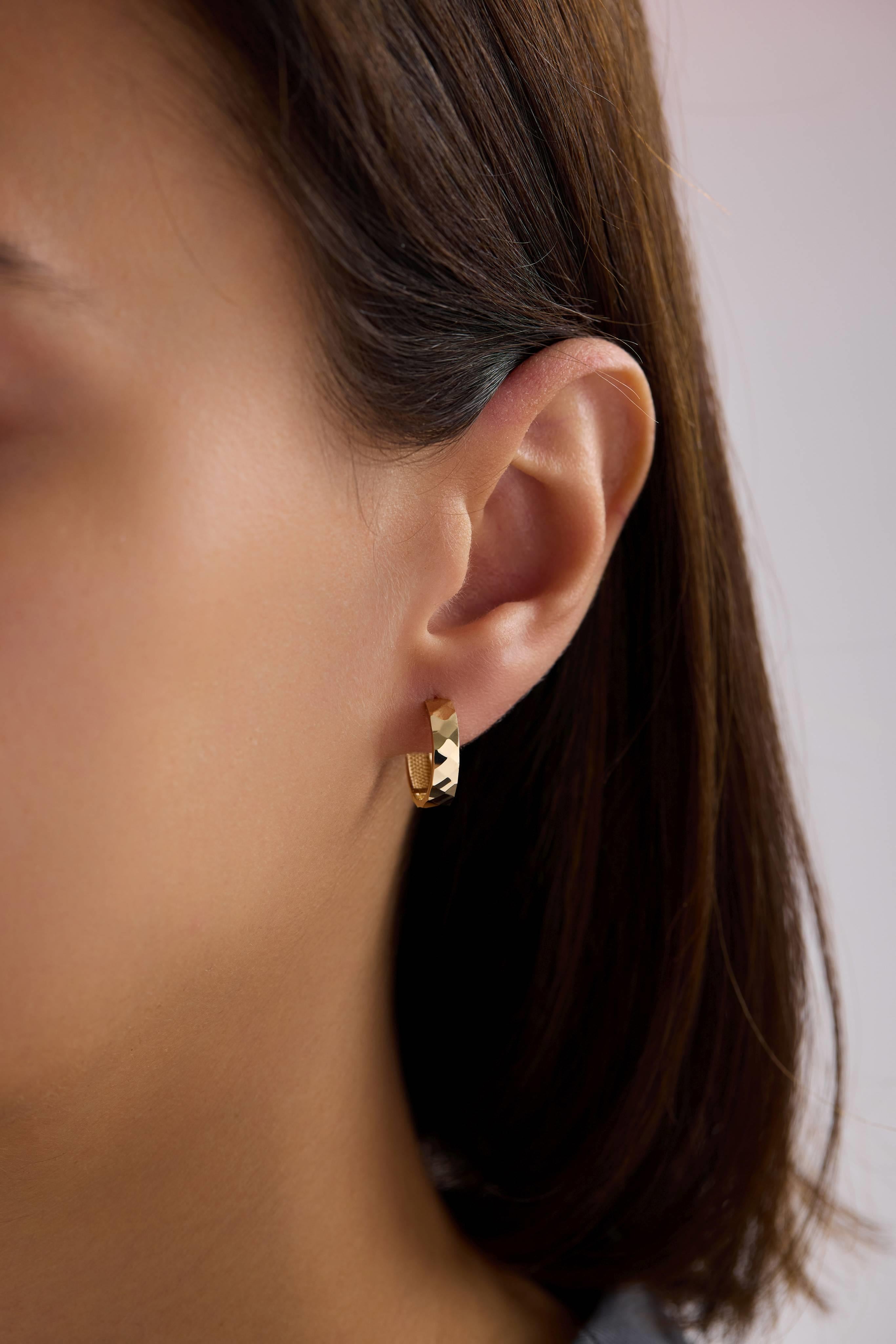 14 Ayar Desenli Altın Küpe