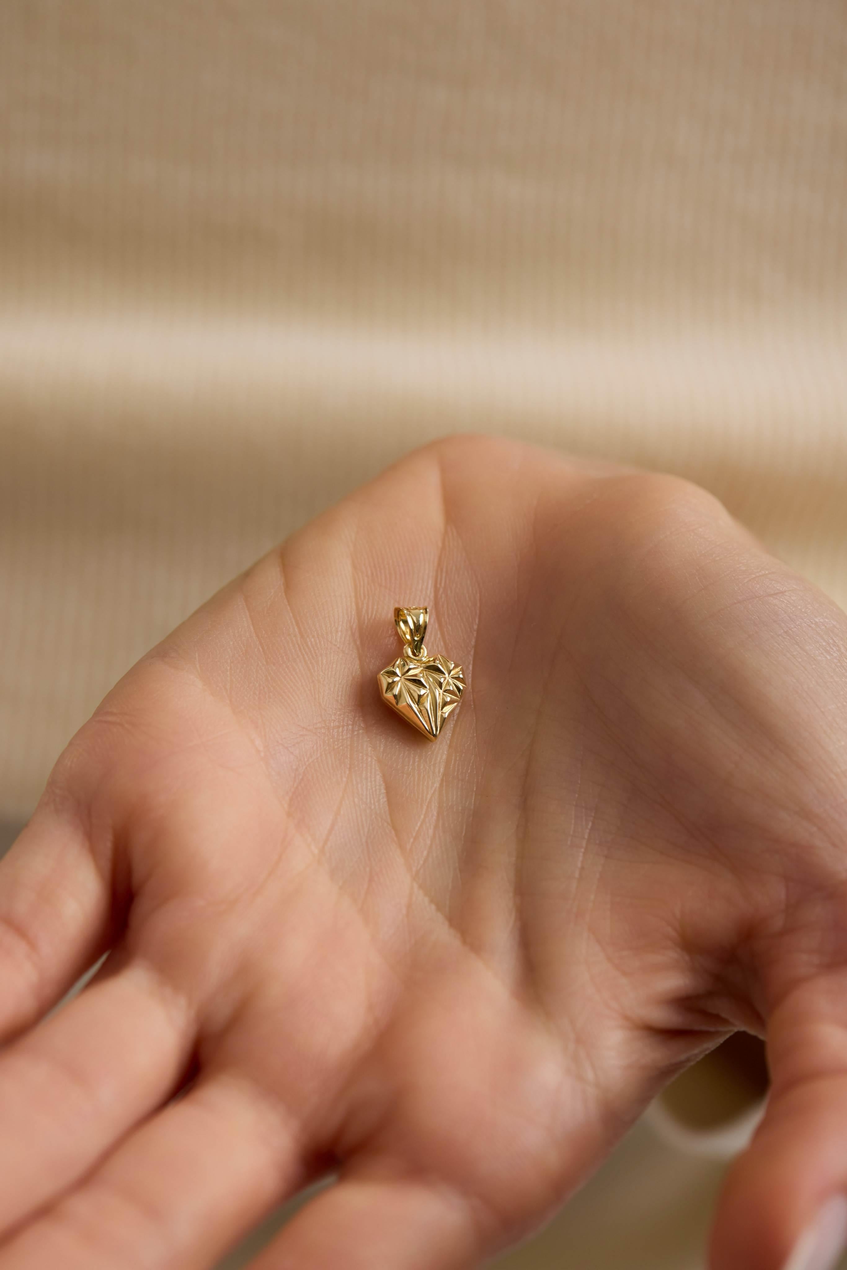 14 Ayar Desenli Kalp Altın Kolye Ucu