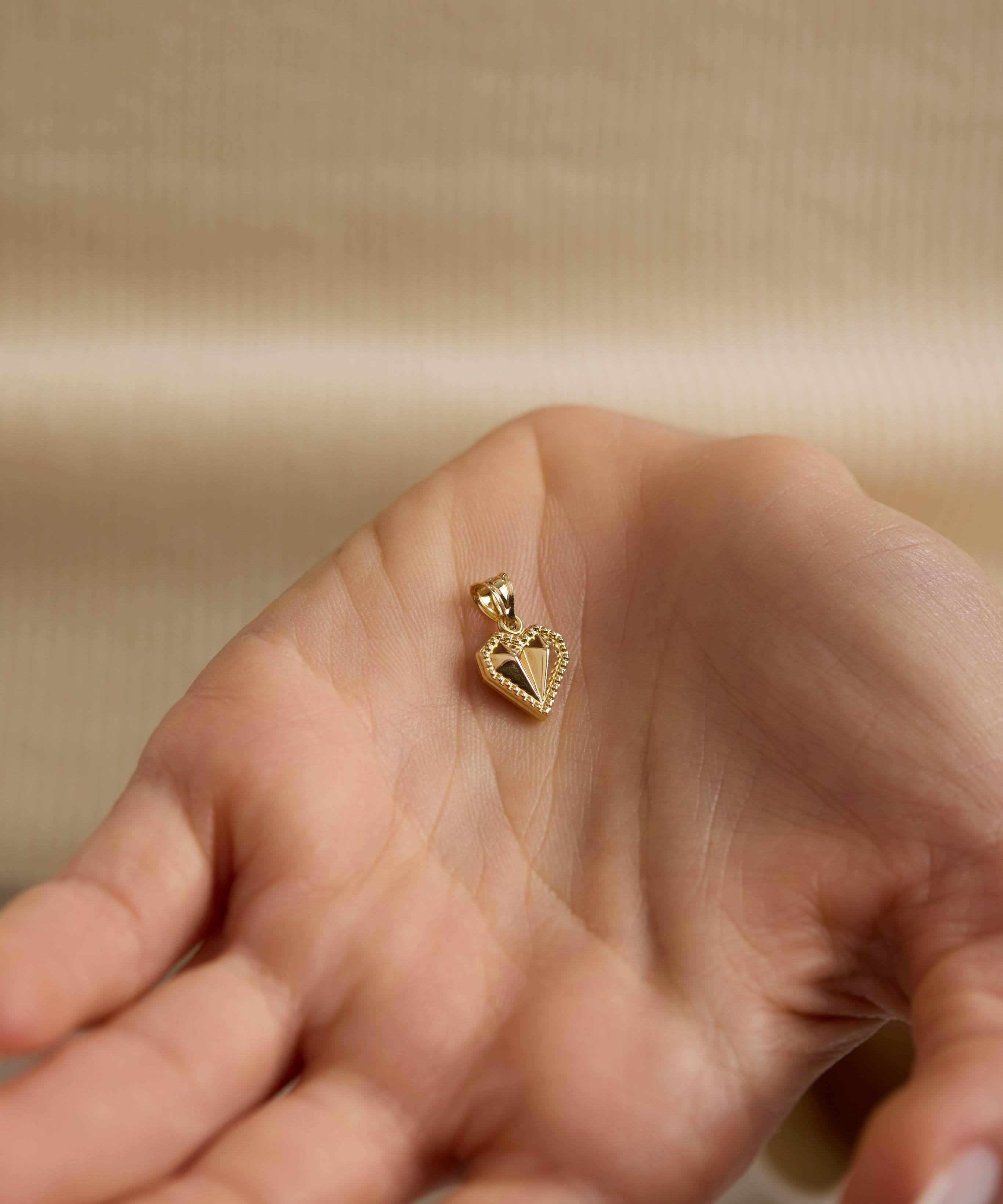 14-ayar-geometrik-kalp-altin-kolye-ucu-212304.jpg