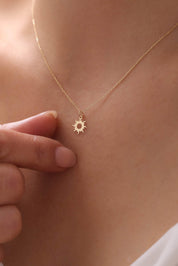 14 Ayar Güneş Altın Kolye