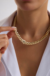 14 Ayar Gurmet Taşlı Kilitli Altın Kolye (9 MM)