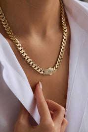 14 Ayar Gurmet Taşlı Kilitli Altın Set (9 MM)