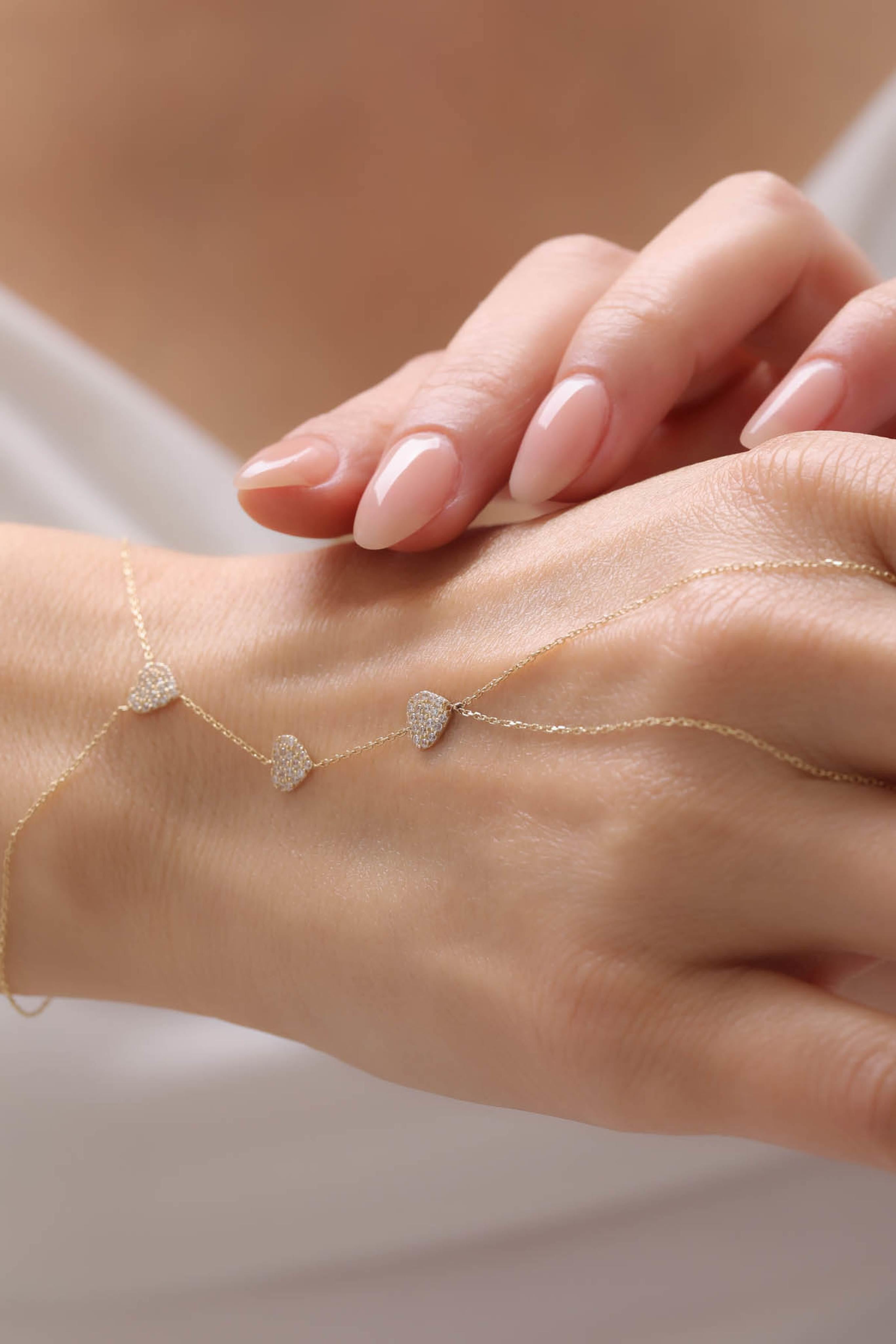 14 Ayar Kalp Taşlı Altın Şahmeran