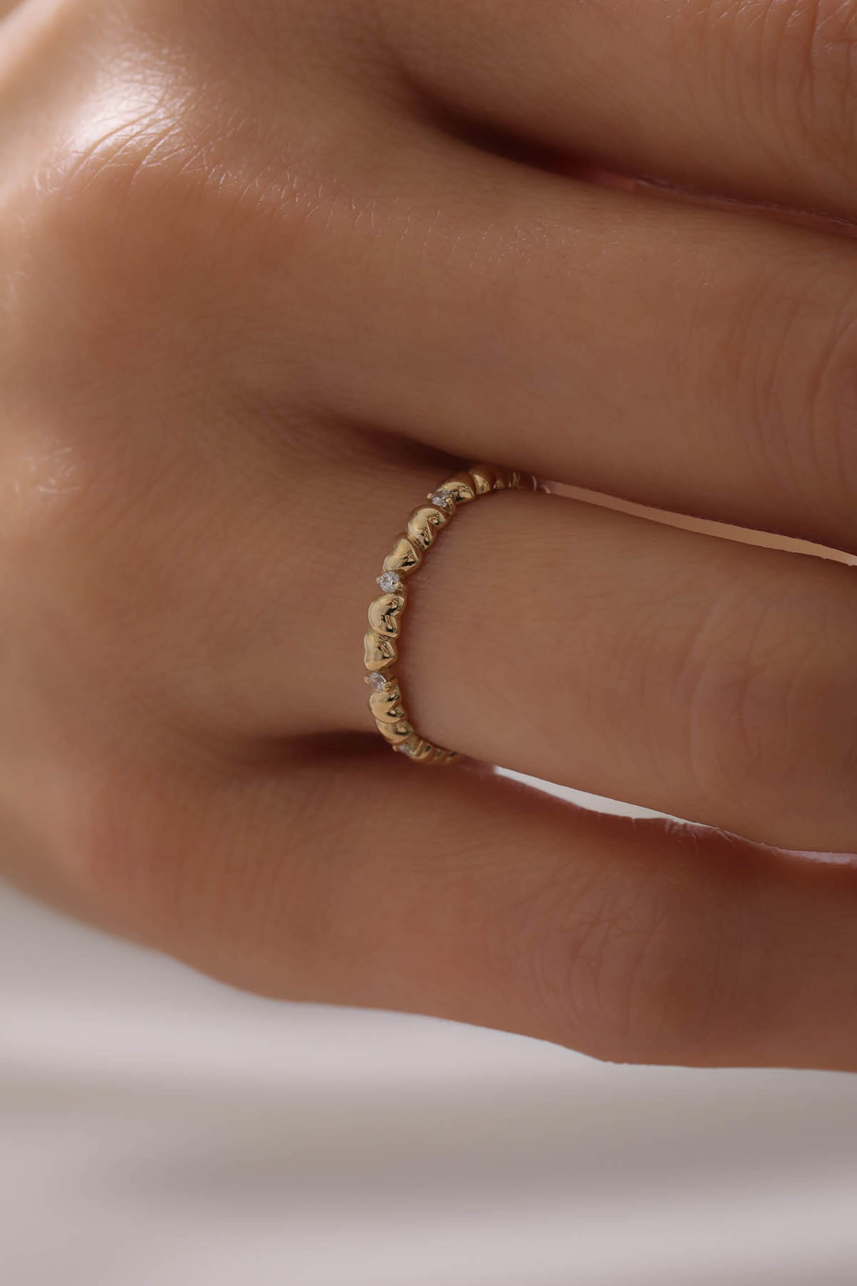 14 Ayar Kalpli Taşlı Altın Yüzük