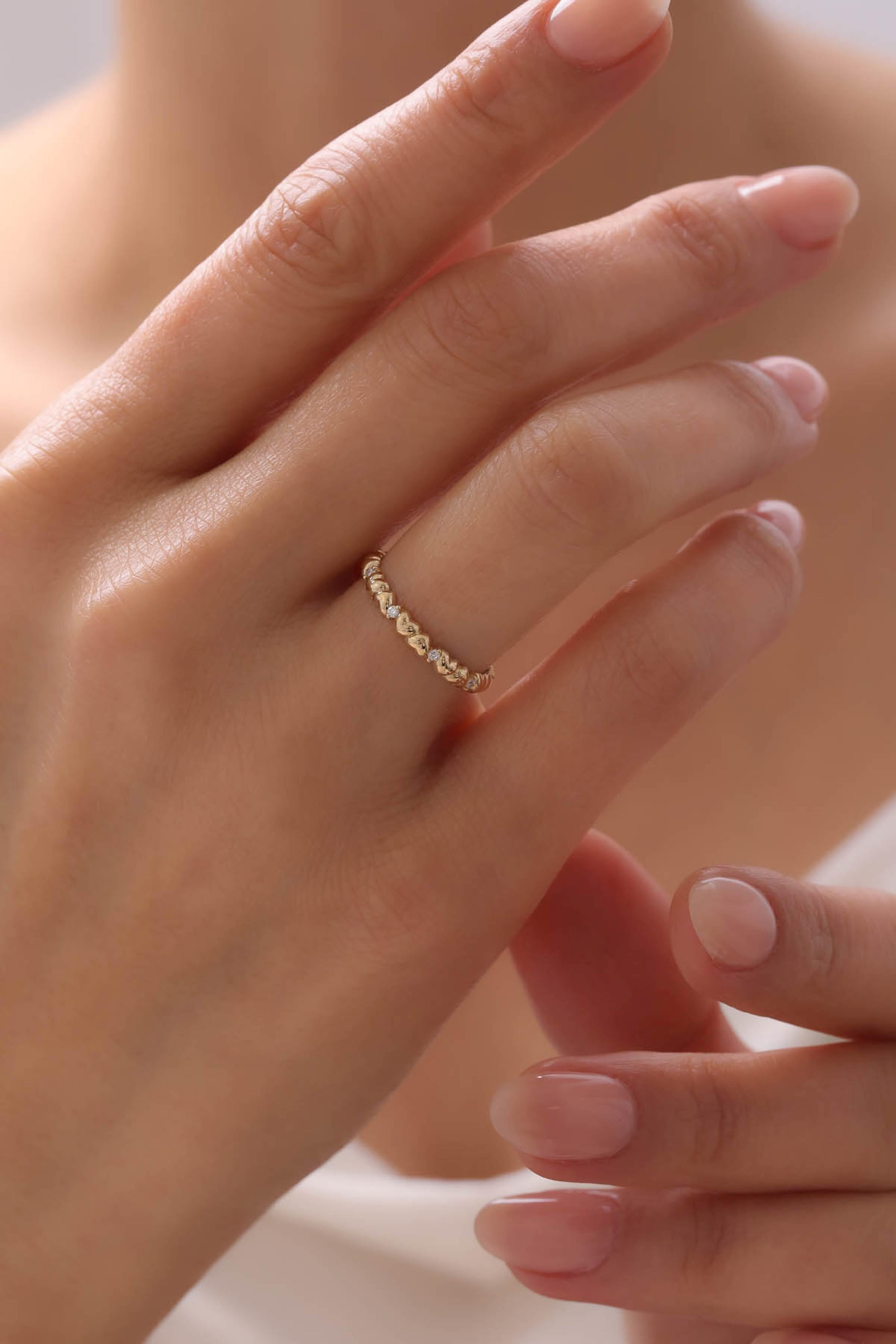 14 Ayar Kalpli Taşlı Altın Yüzük