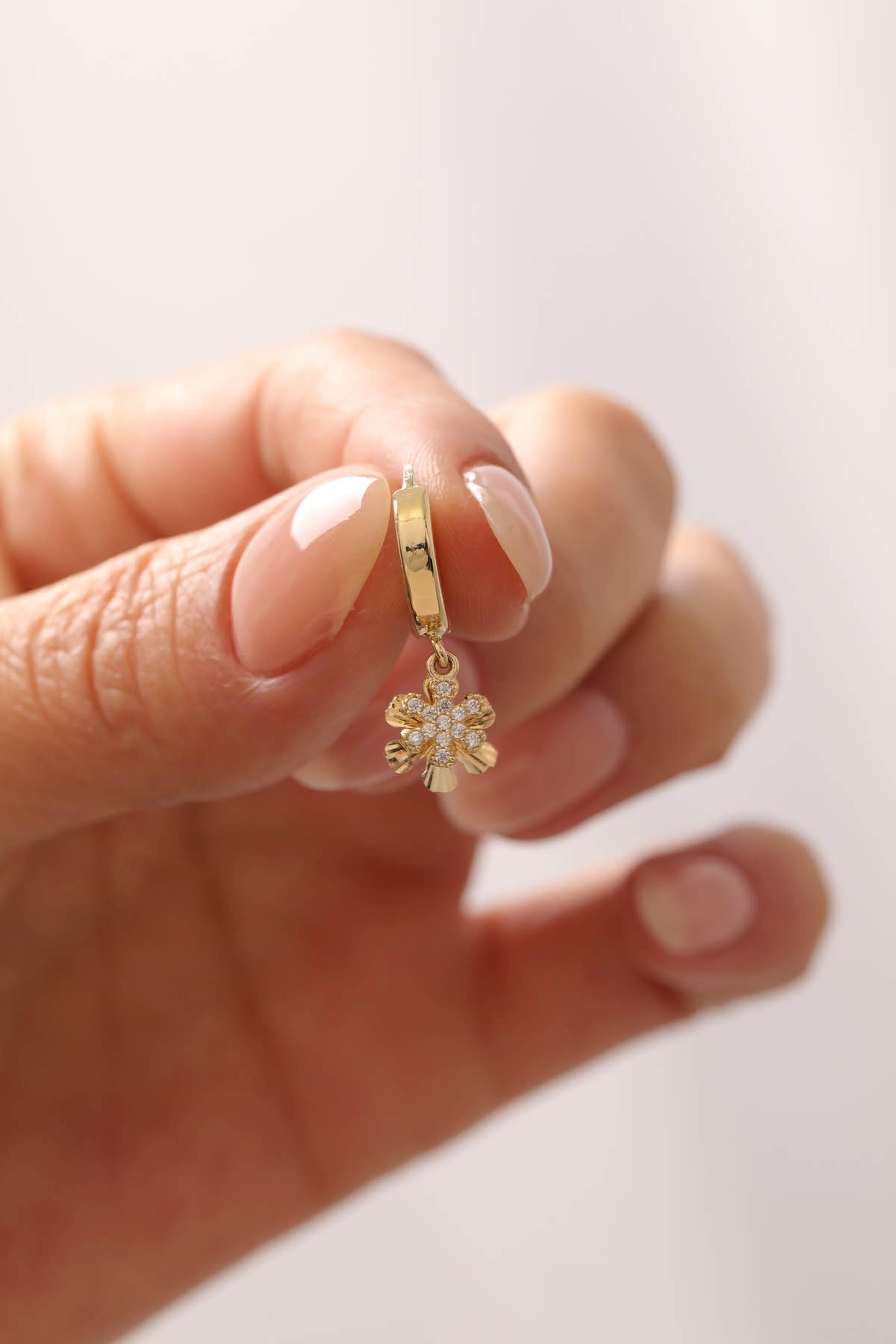 14 Ayar Kar Tanesi Altın Küpe