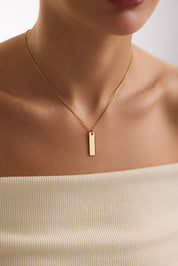 14 Ayar Kişiselleştirilebilir Dikey Plaka Altın Kolye