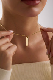 14 Ayar Kişiselleştirilebilir Dikey Plaka Altın Kolye