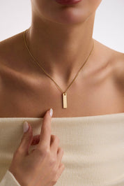 14 Ayar Kişiselleştirilebilir Dikey Plaka Altın Kolye