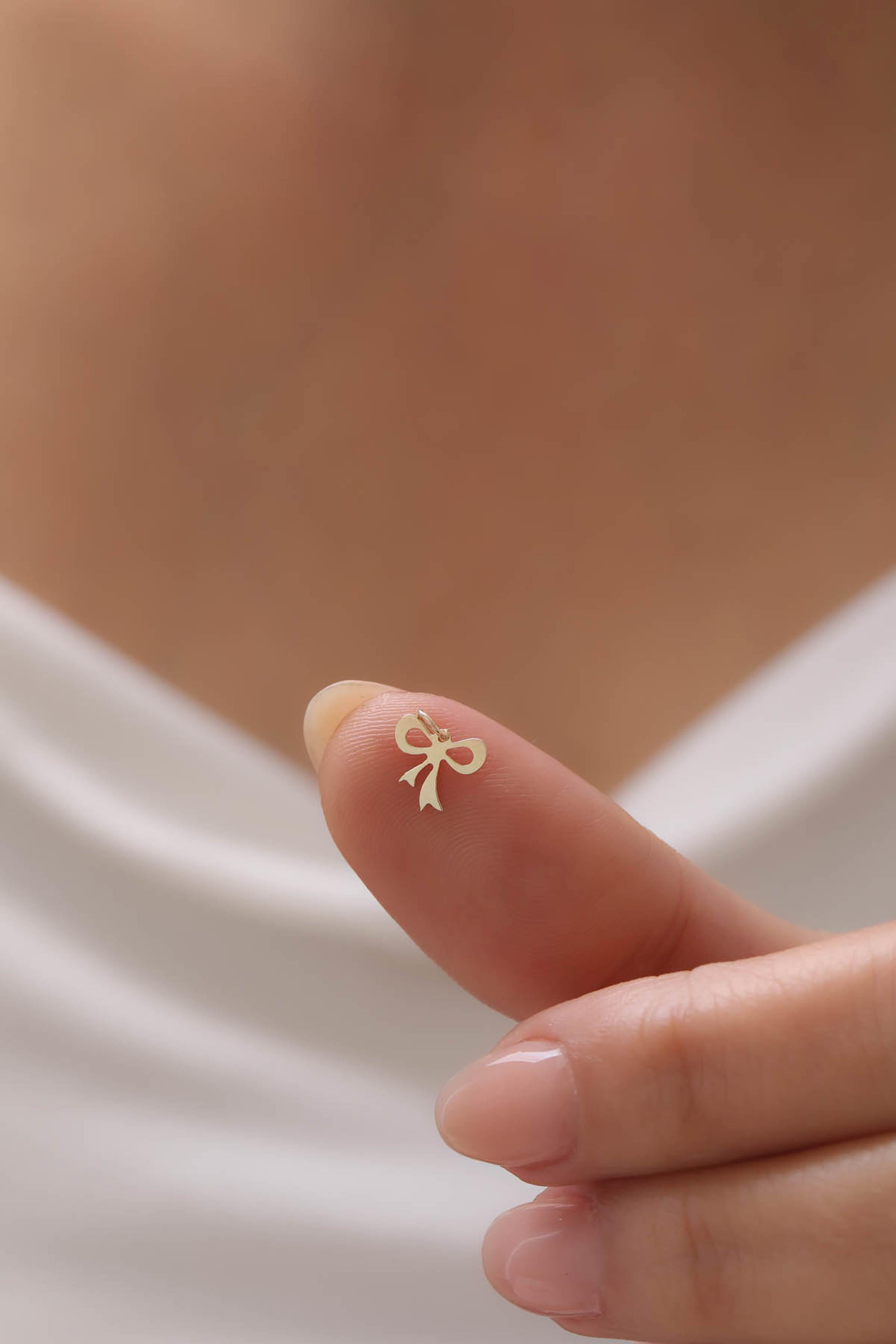 14 Ayar Kurdele Altın Kolye Ucu