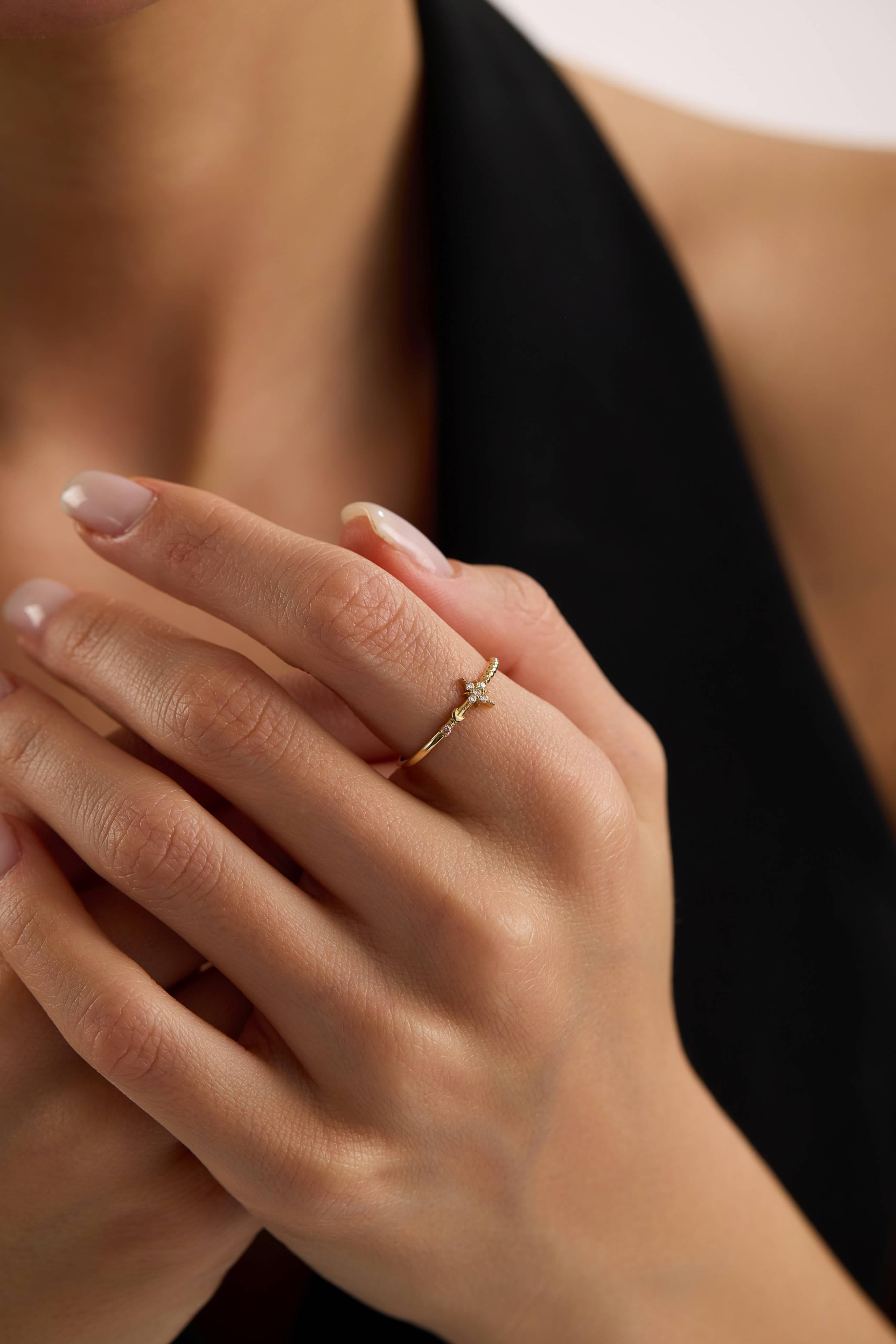 14 Ayar Kutup Yıldızı Motifli Altın Yüzük