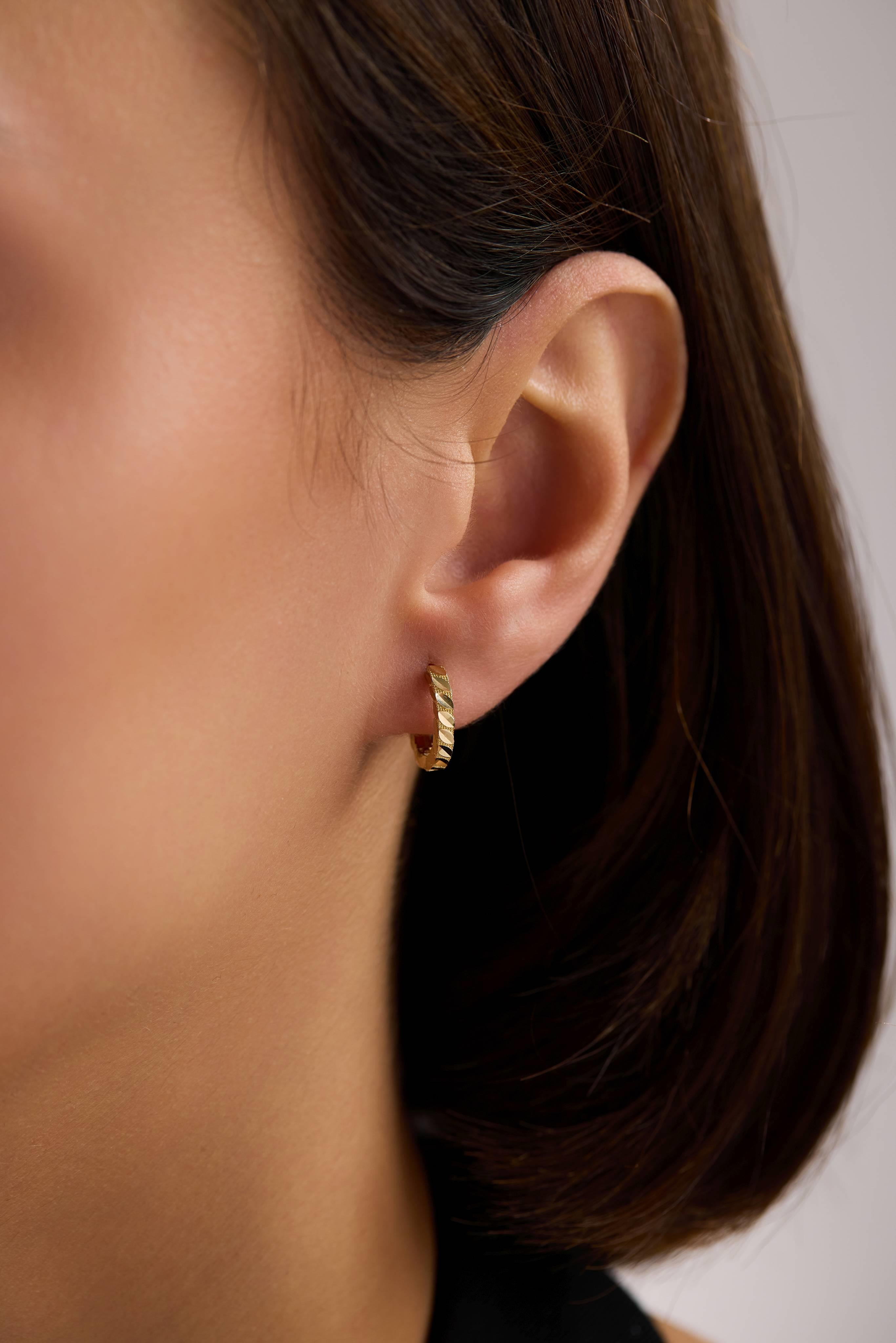 14 Ayar Minimal Altın Küpe (Mini)