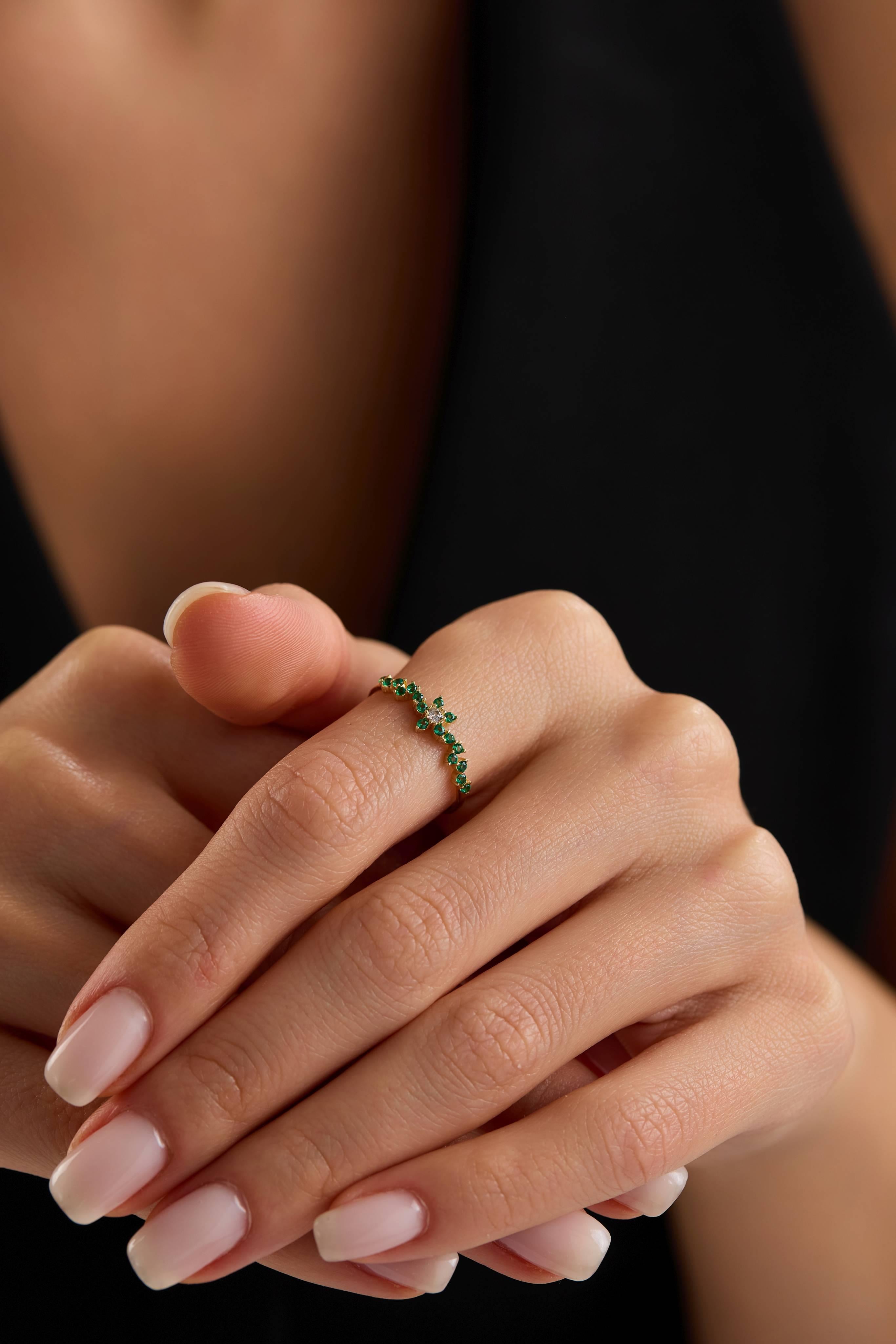 14 Ayar Minimal Çiçek Altın Yüzük (Renk Seçenekleriyle)