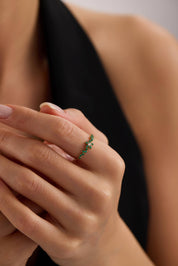 14 Ayar Minimal Çiçek Altın Yüzük (Renk Seçenekleriyle)